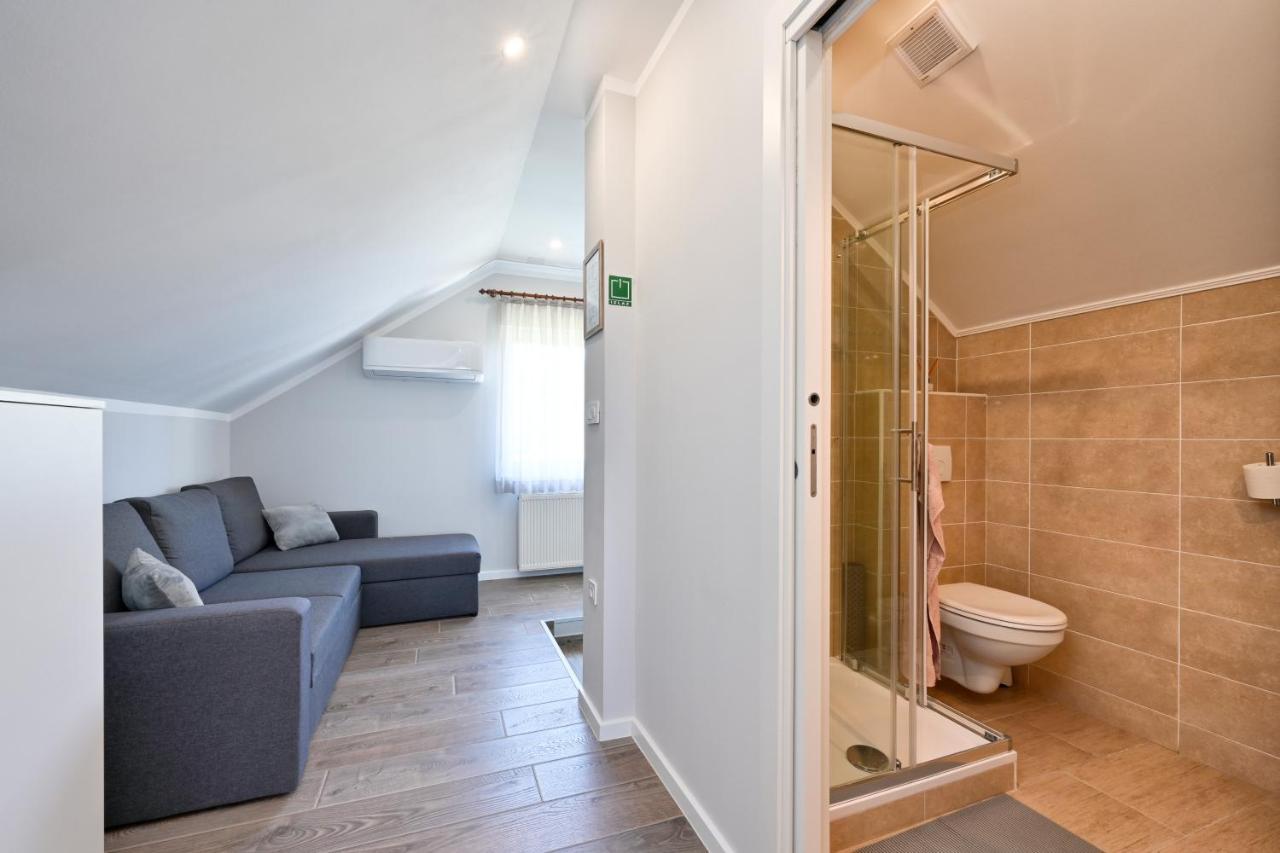 Cvetkova Hiza Sa Jacuzzijem Villa Tuheljske Toplice Exterior foto