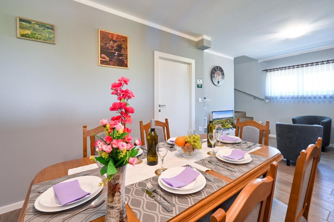 Cvetkova Hiza Sa Jacuzzijem Villa Tuheljske Toplice Exterior foto