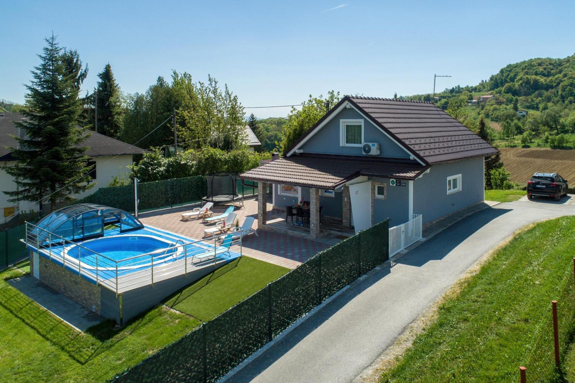 Cvetkova Hiza Sa Jacuzzijem Villa Tuheljske Toplice Exterior foto