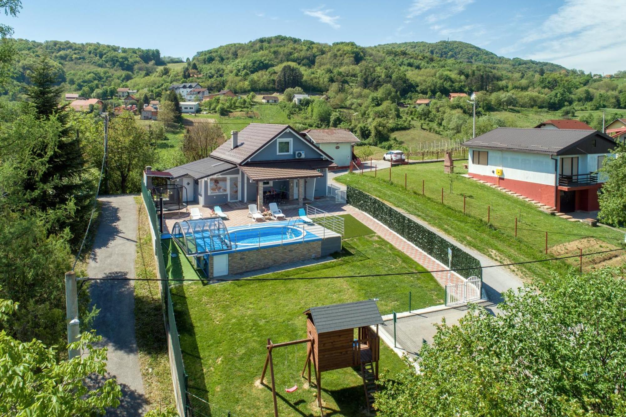 Cvetkova Hiza Sa Jacuzzijem Villa Tuheljske Toplice Exterior foto